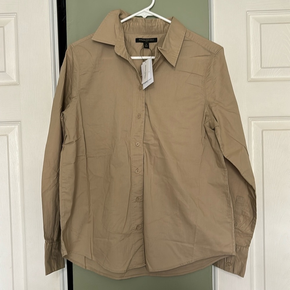 🆕 NWT Banana Republic Women’s Button Down Shirt, Size Small